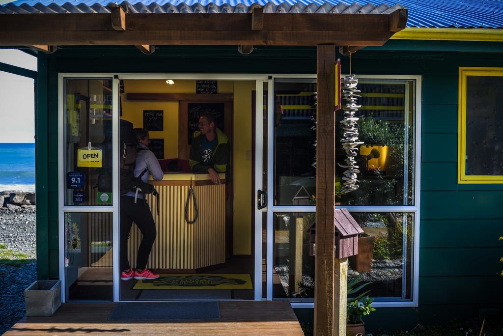 Punakaiki Beach Hostel ภายนอก รูปภาพ