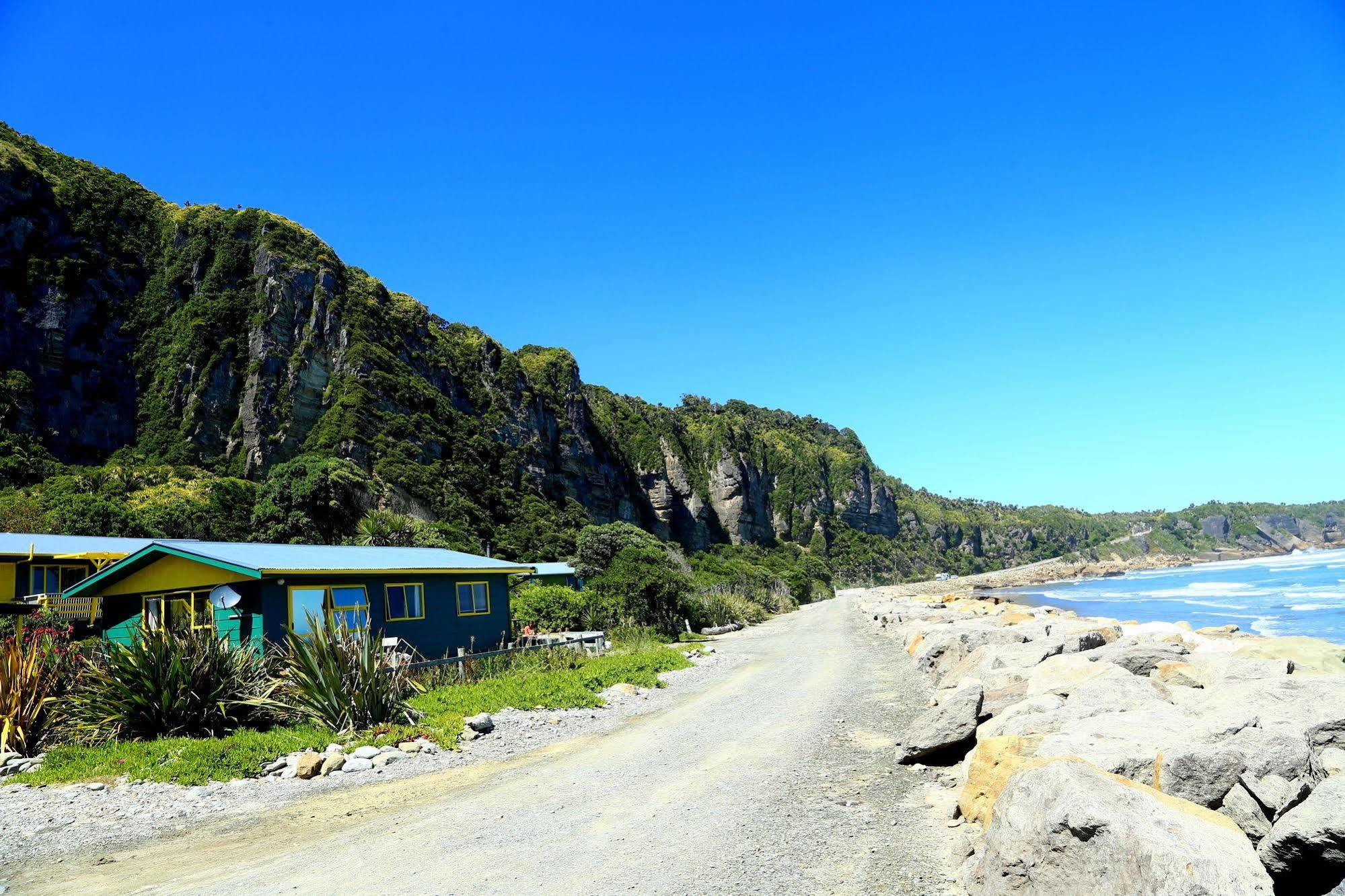 Punakaiki Beach Hostel ภายนอก รูปภาพ