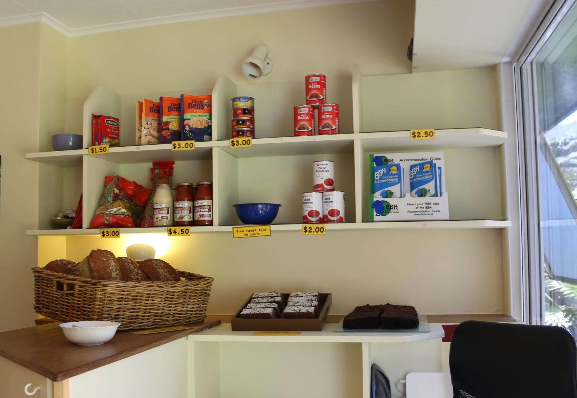 Punakaiki Beach Hostel ภายนอก รูปภาพ